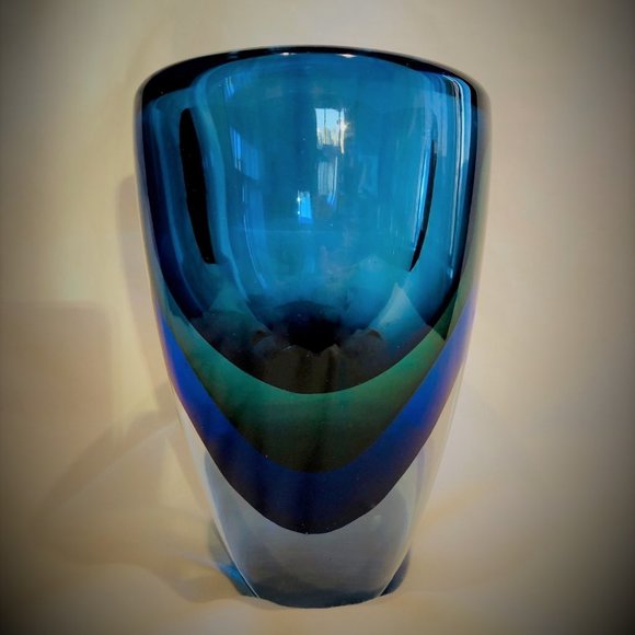 ✨ CAMDEN VASE IN LAYERED AQUA, GREEN AND COBALT BLUE GLASS - Picture 1 of 5